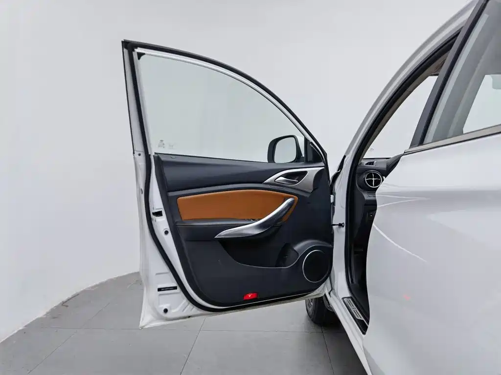 Фото 8 - BYD Song