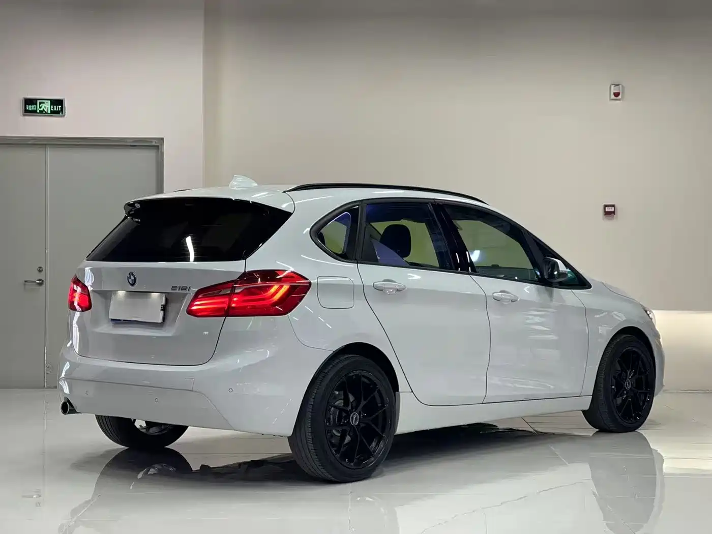 BMW 2 Series Touring 2018 218i Luxury Line фото 6