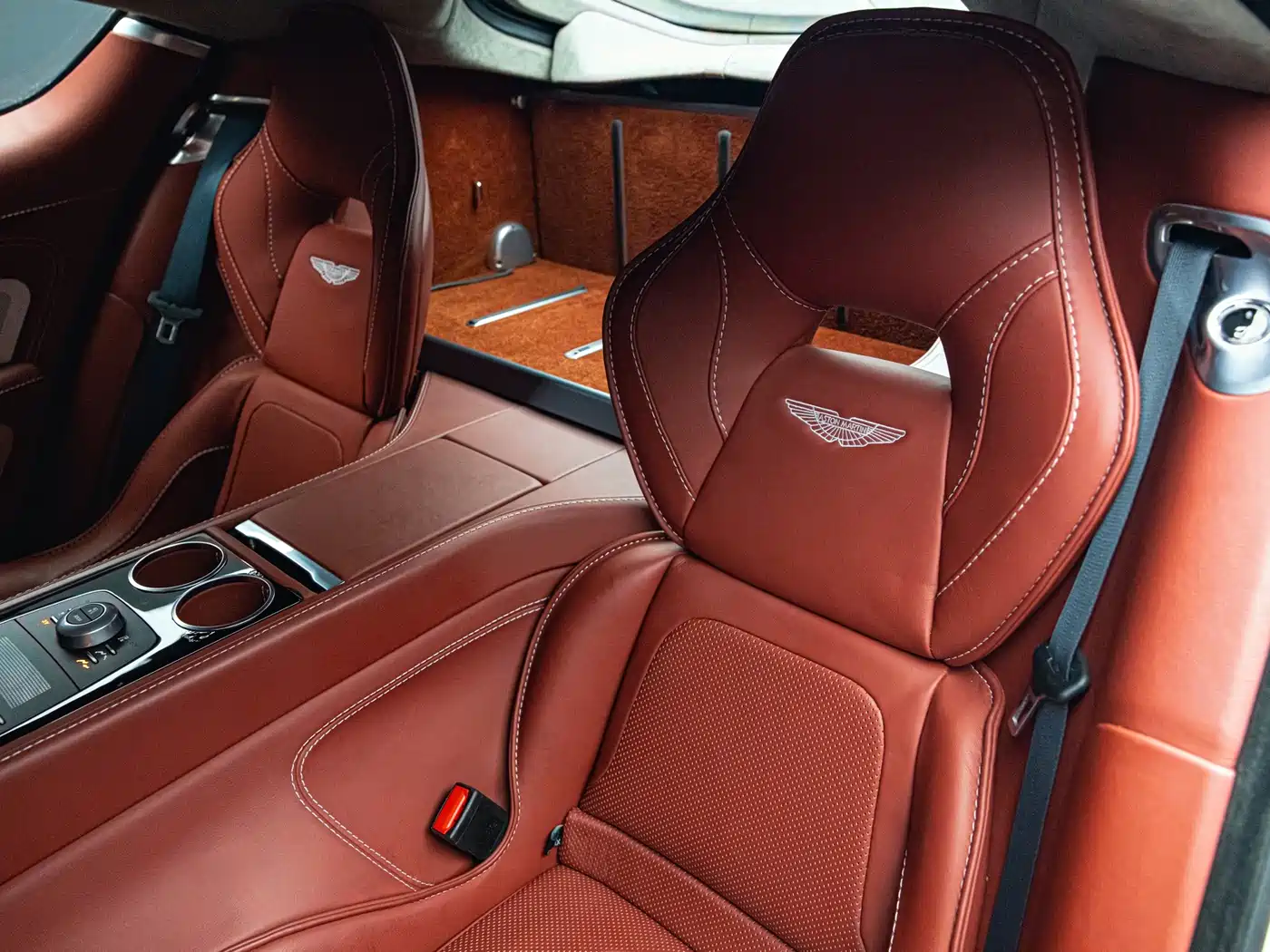 Фото 23 - Aston Martin Rapide