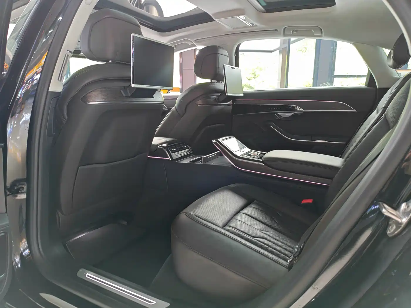 Audi A8 2019 Plus A8L 55 TFSI quattro Luxury фото 12