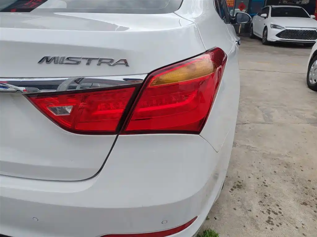 Hyundai Mistra 2014 1.8L Auto Premium DLX фото 8