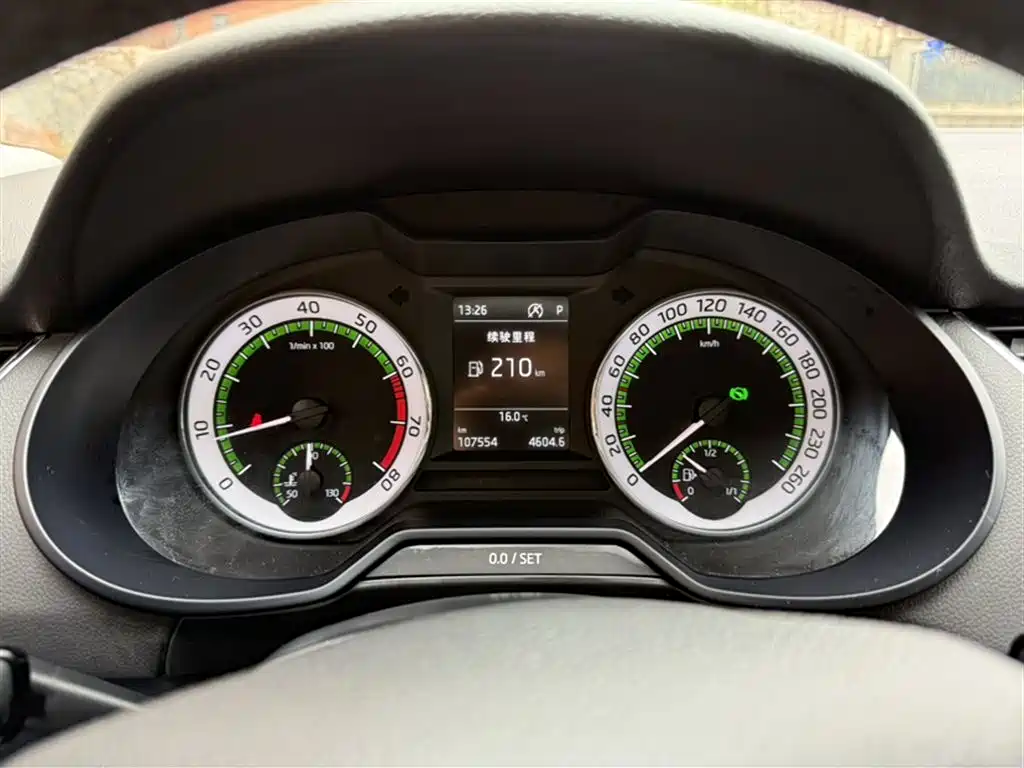 Škoda Octavia 2018 TSI280 DSG Luxury Edition фото 5