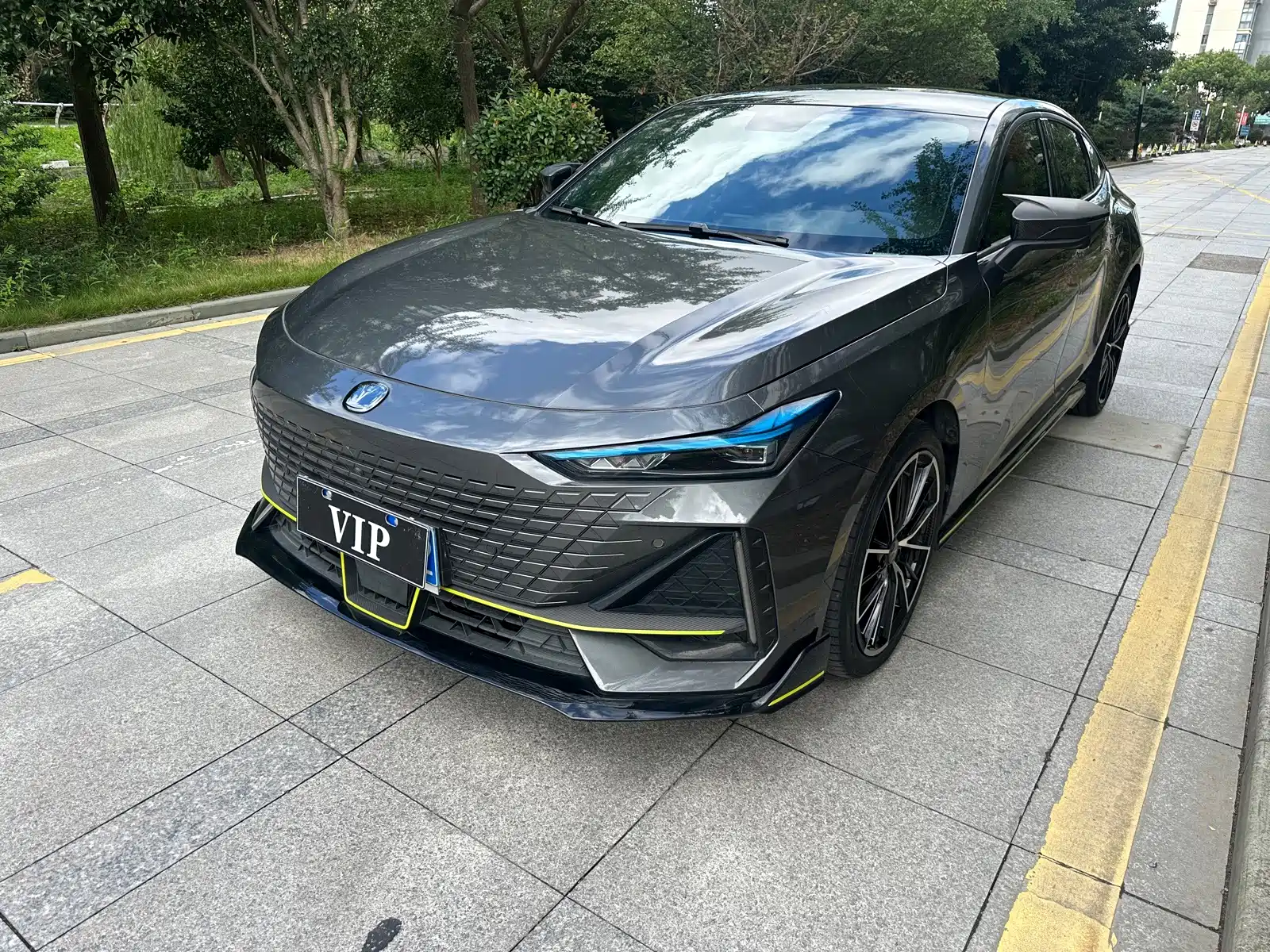 Фото 2 - Changan UNI-V