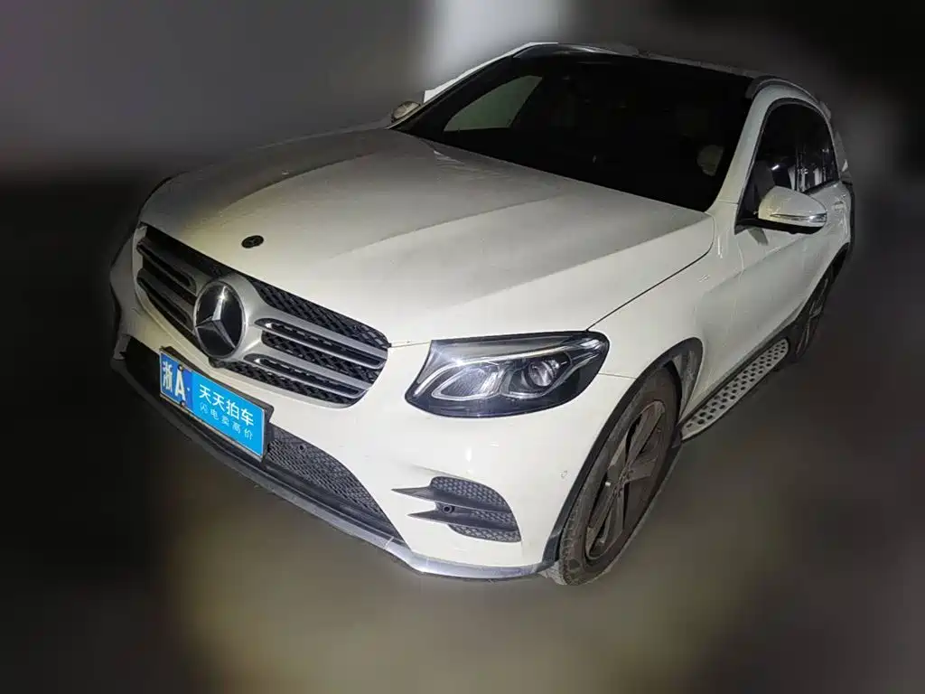 Фото 1 - Mercedes-Benz GLC