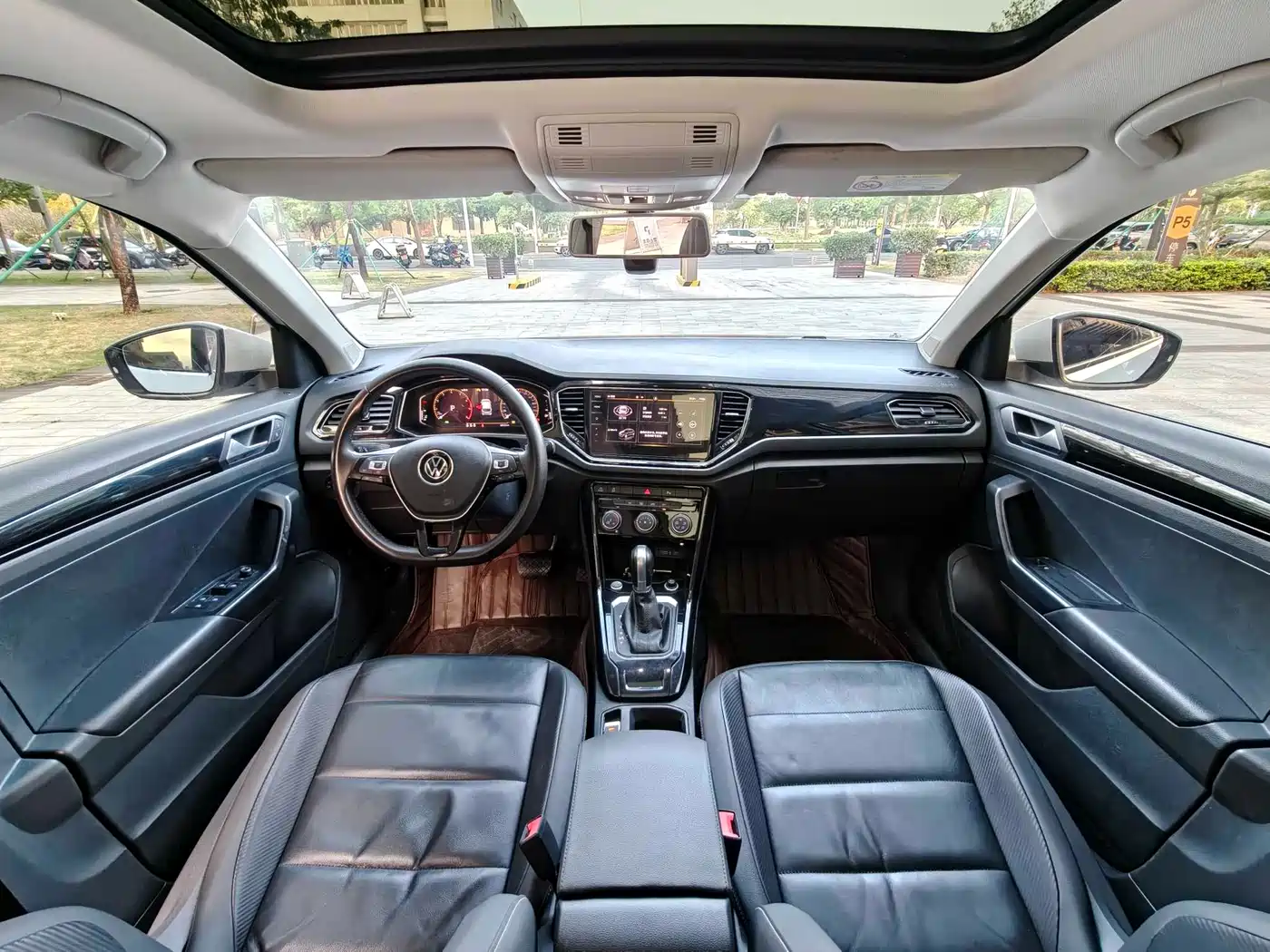 VOLKSWAGEN T ROC EXPLORING SONGS