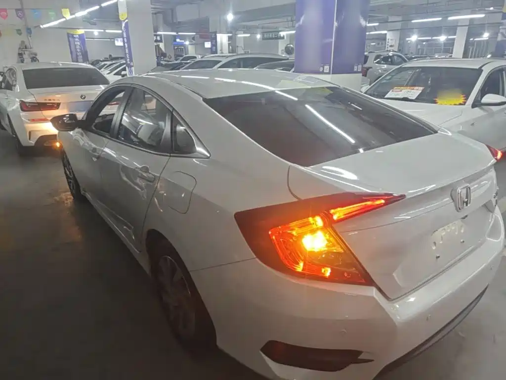 Фото 5 - Honda Civic