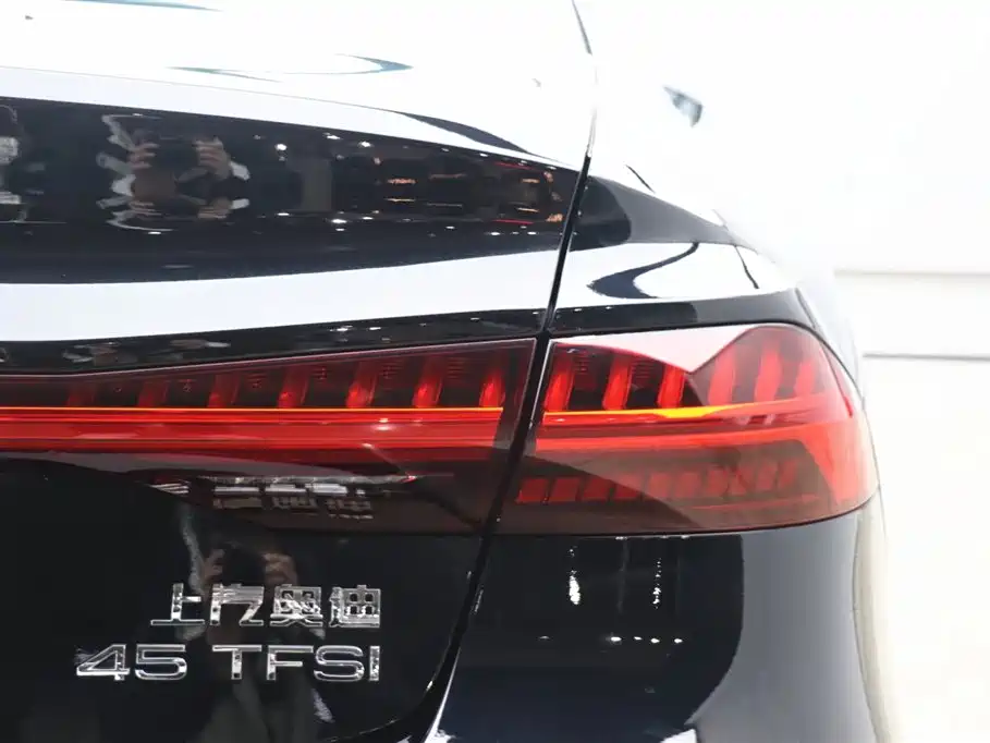 Audi A7L 2022 45 TFSI S-line Dream Builder Crystal Package фото 28