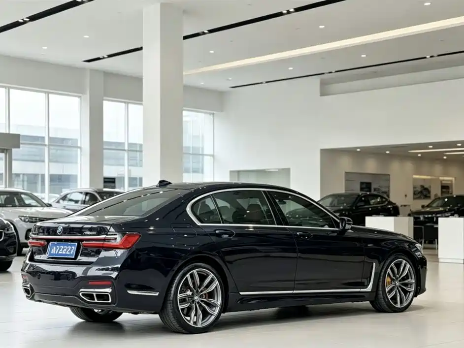 BMW 7 Series 2018 740Li xDrive Premium Type M Sport Package фото 9