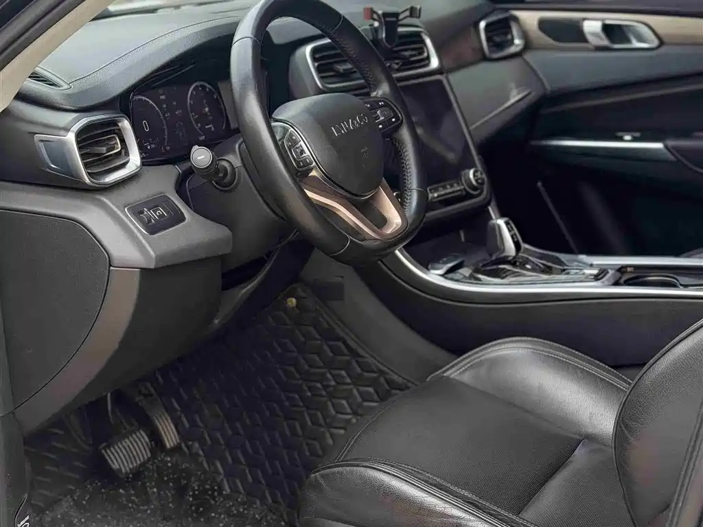 Lynk & Co 01 2017 2.0T 2WD Pro Version фото 9