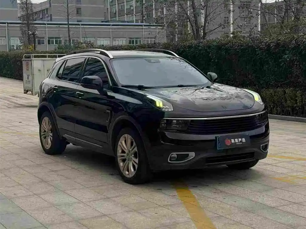 Lynk & Co 01 2017 2.0T 2WD Pro Version фото 3