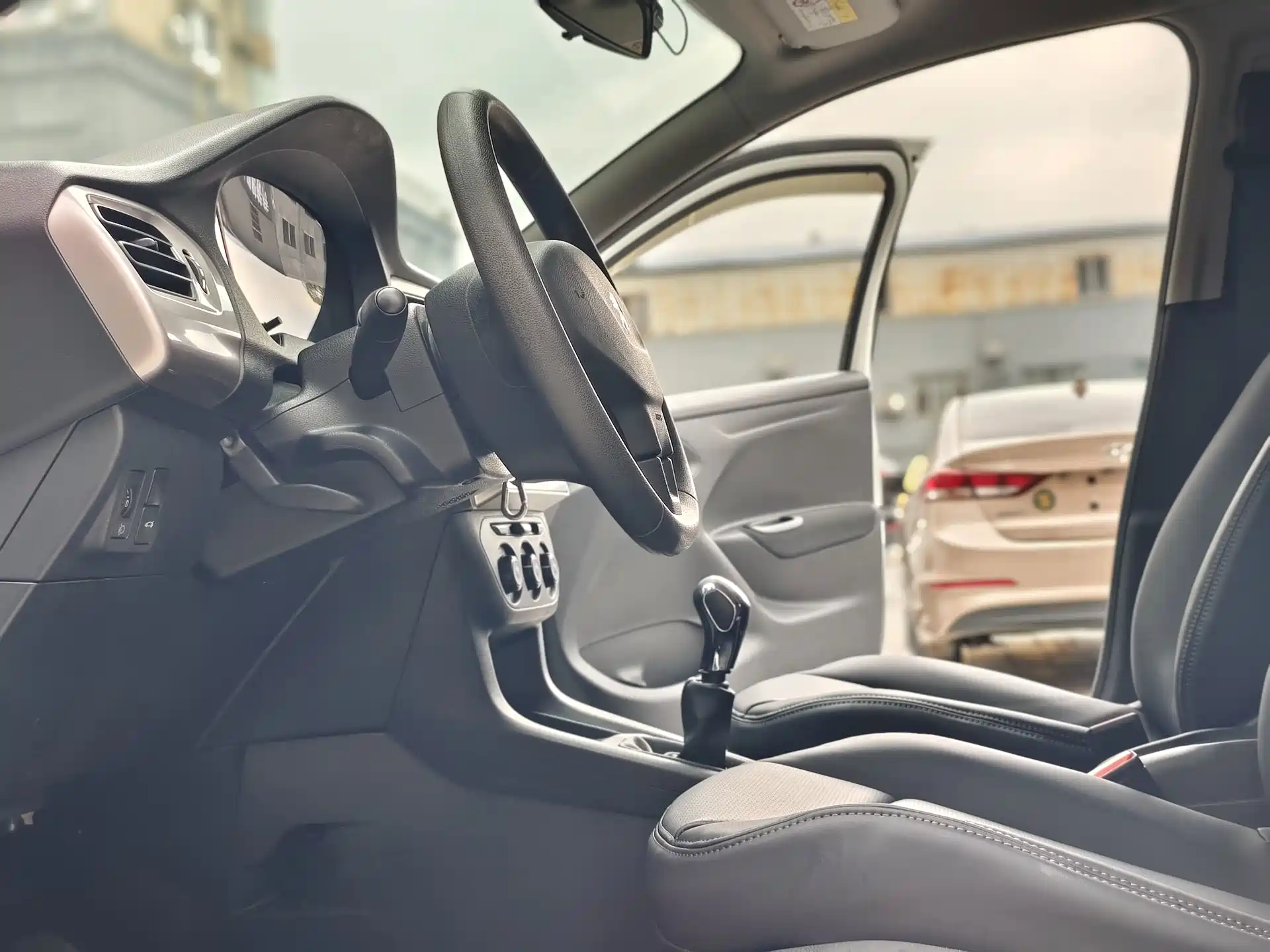 Photo 12 - Peugeot 301