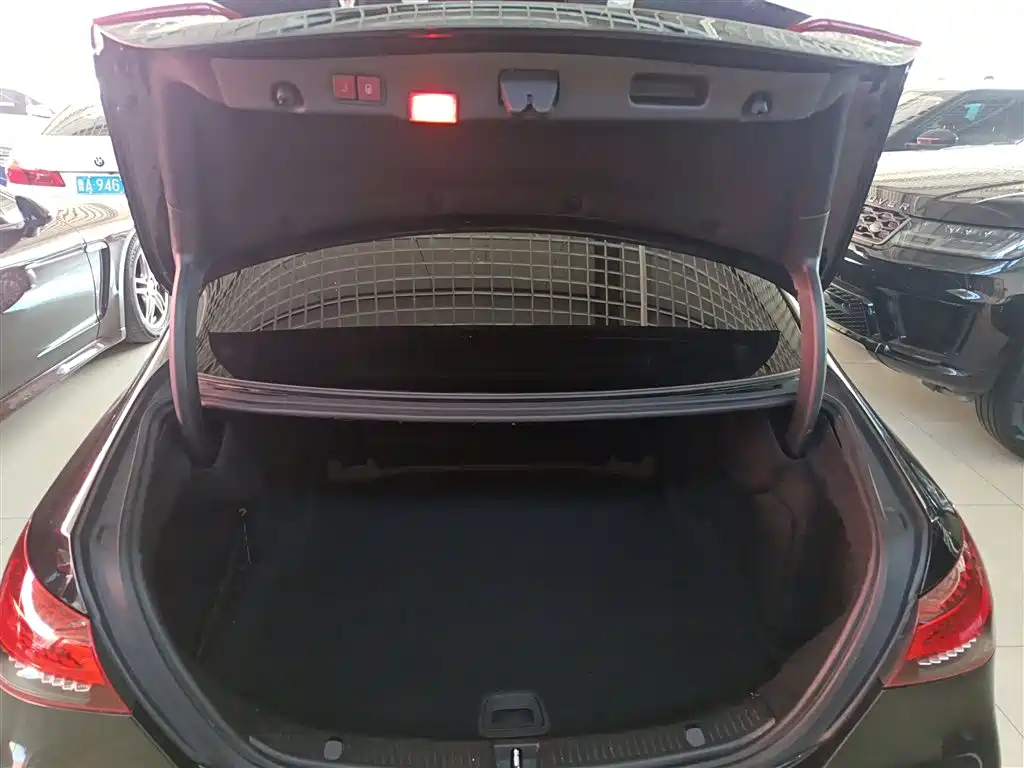Mercedes-Benz E-Class 2018 Facelift E 200 L фото 15