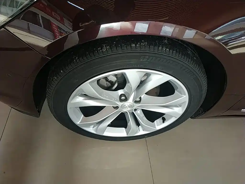 Фото 23 - Buick LaCrosse