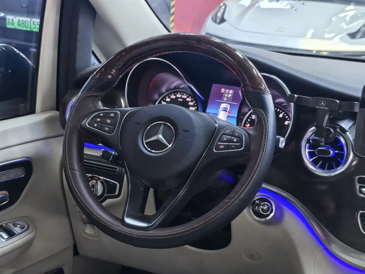 MERCEDES-BENZ V CLASS