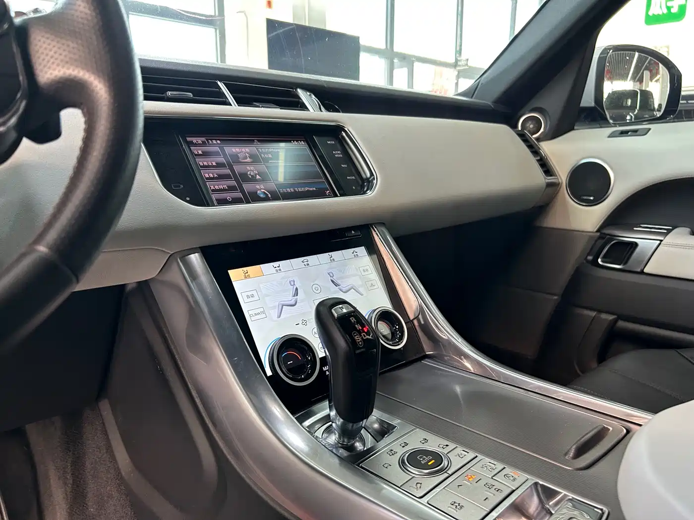 Land Rover Range Rover Sport 2014 5.0 SC V8 Dynamic Genesis Edition фото 22