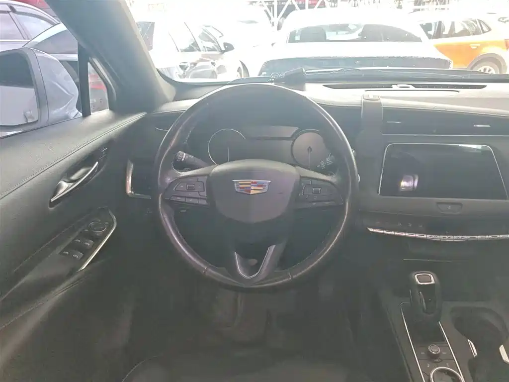 Cadillac XT4 2018 Model 28T 2WD Technology фото 3