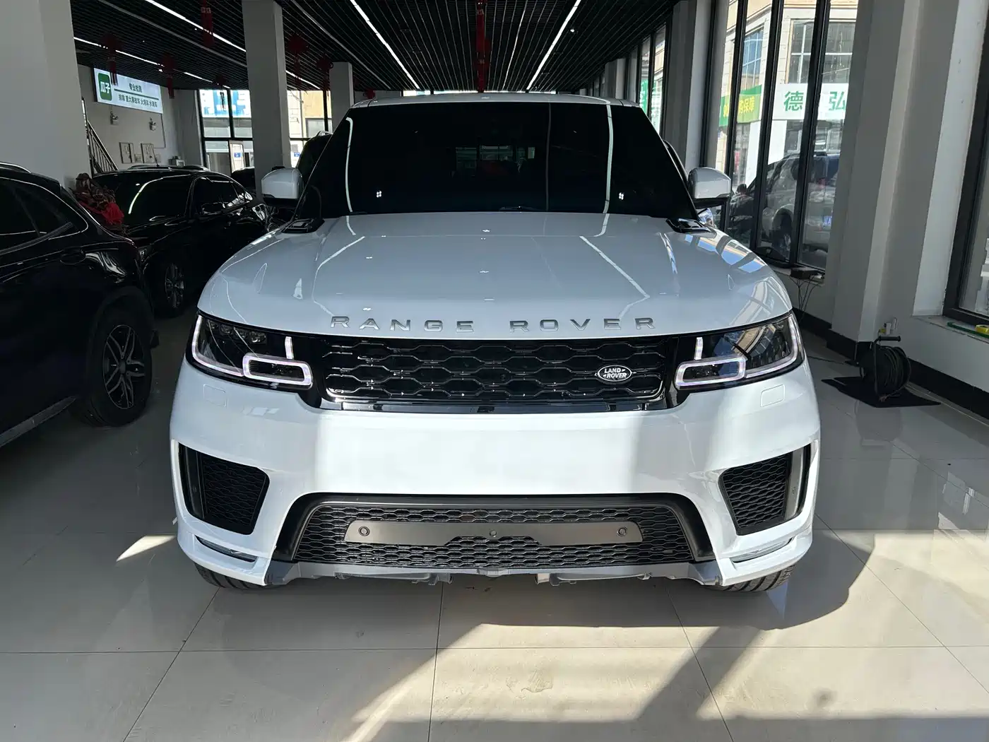 Land Rover Range Rover Sport 2014 5.0 SC V8 Dynamic Genesis Edition фото 2