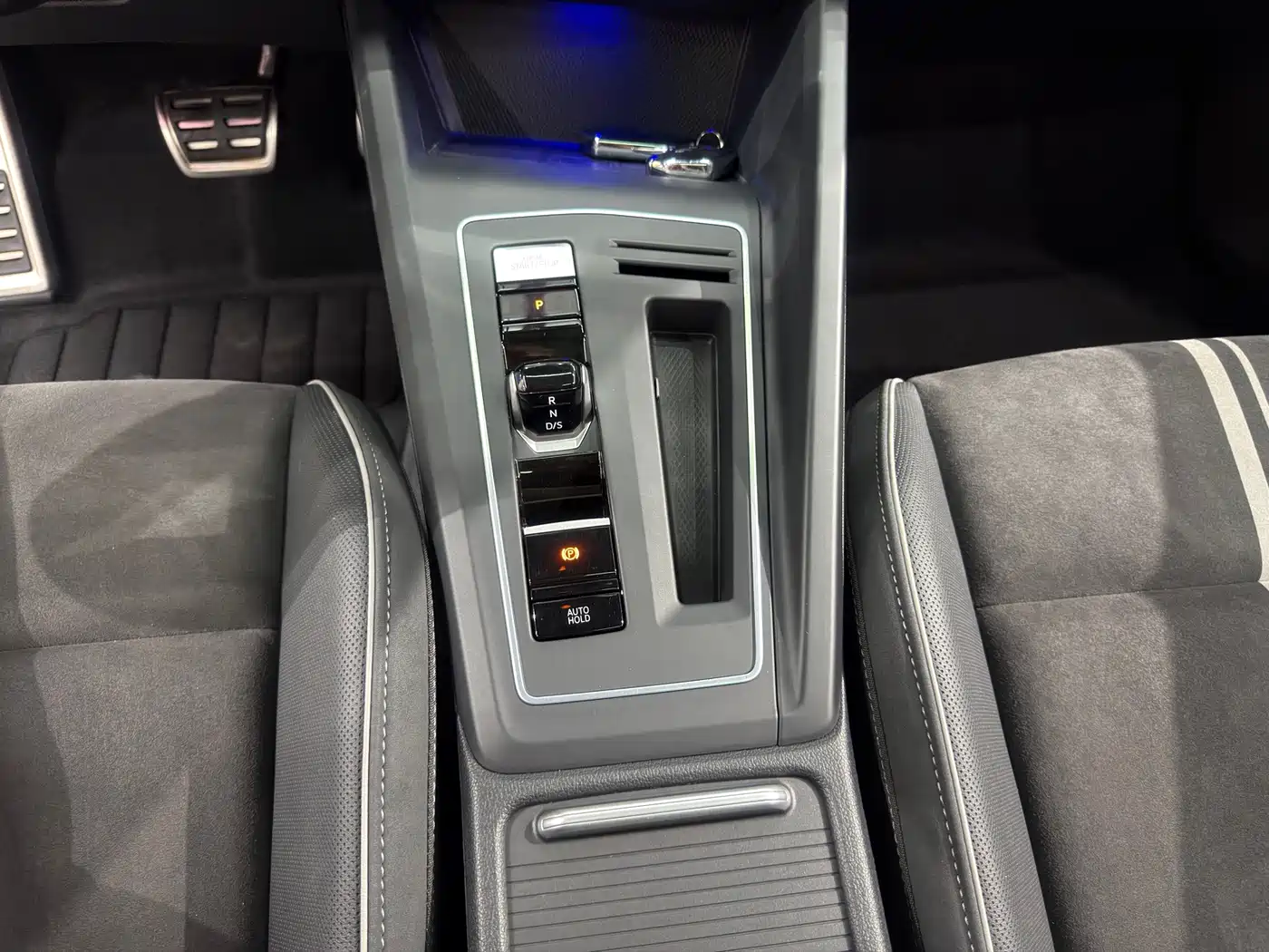  Volkswagen Golf 2023 Facelift 280TSI DSG R-Line Lite 17
