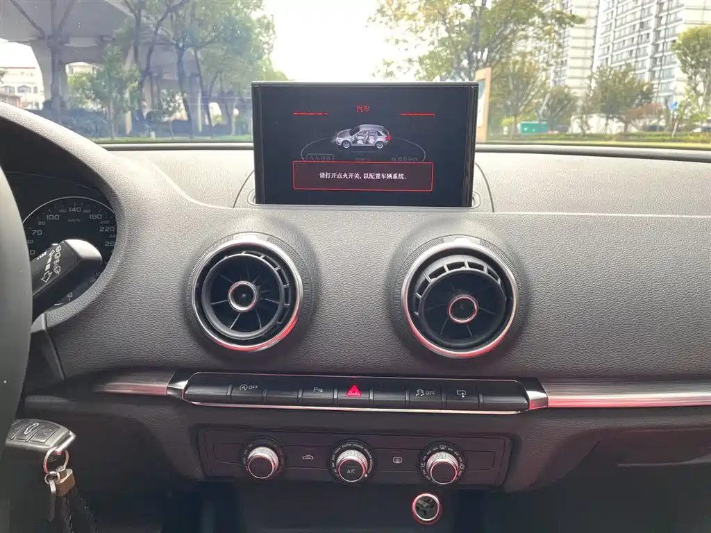 Audi A3 2014 Sportback 35 TFSI Automatic Progressive фото 8