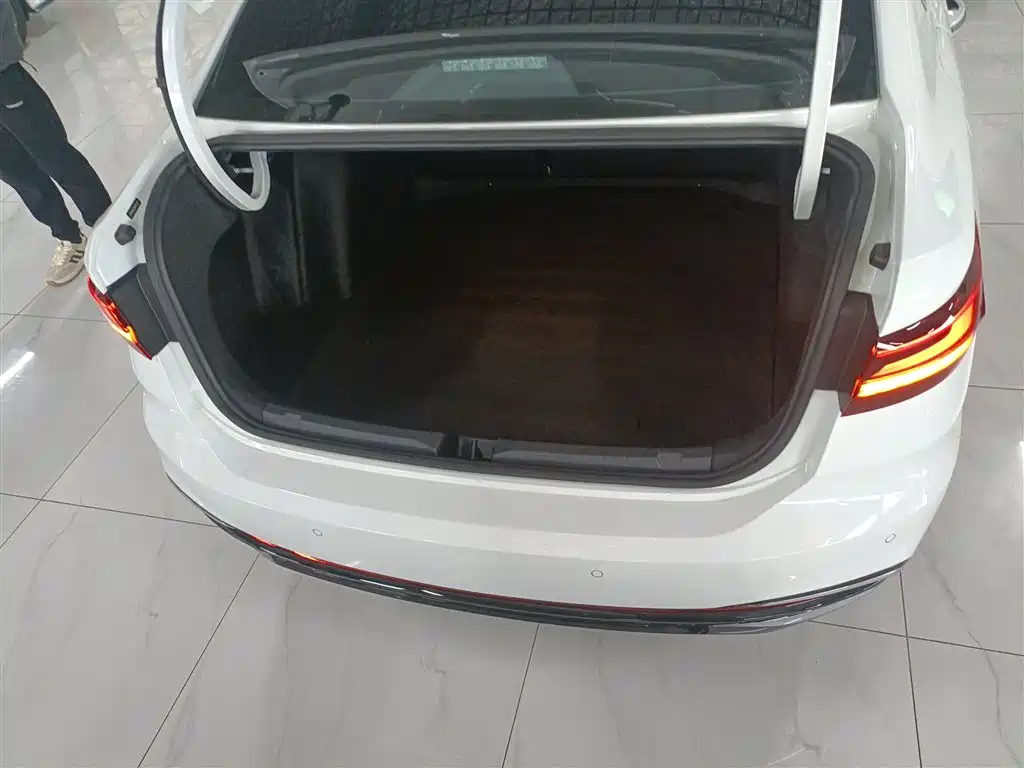Volkswagen Lavida 2024 Model 1.5L Automatic Starlight 5 Million Edition фото 19