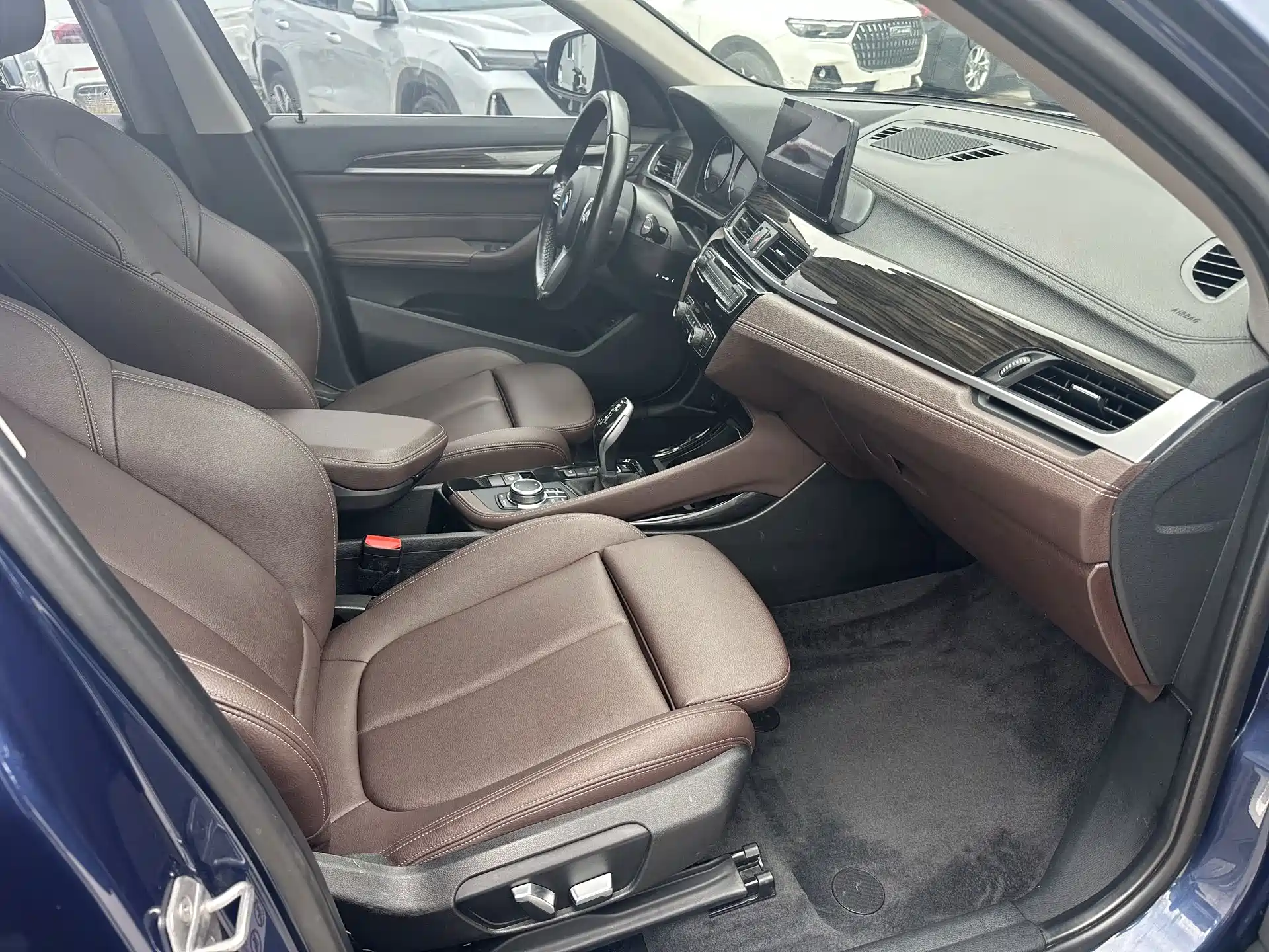 Фото 11 - BMW X1