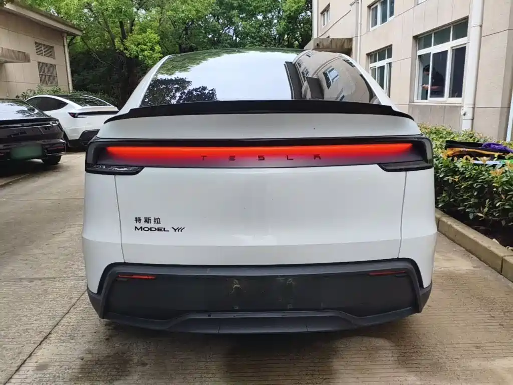 Tesla Model Y L 2026 2025 Facelift Long Range AWD