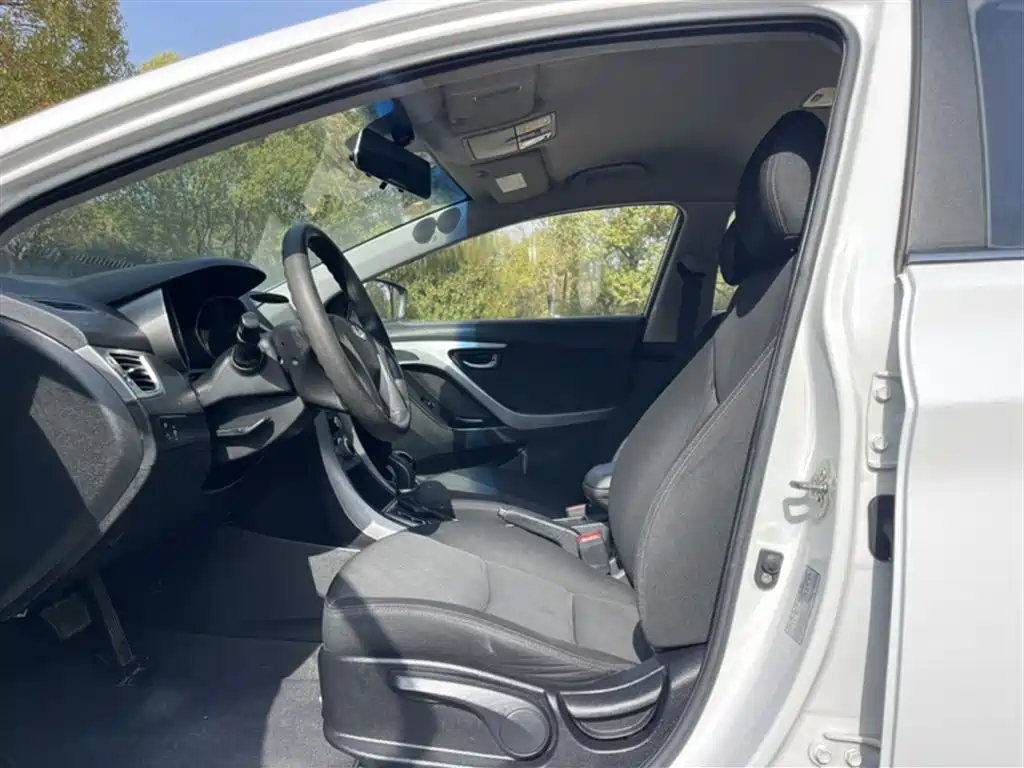 Hyundai Langdong 2016 1.6L Automatic Smart Edition фото 13