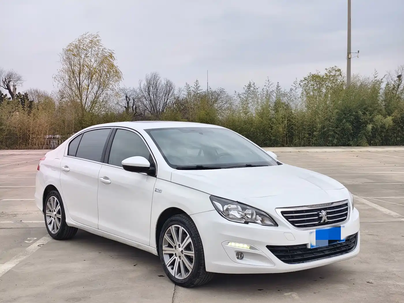 Peugeot 408 2015 Model 1.2T Automatic Luxury Edition фото 3