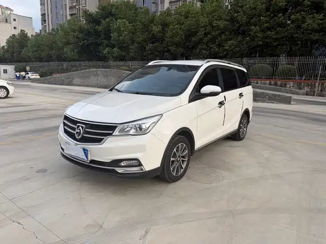 Baojun 730 1.5L, Механика, Стиль, 7 мест, экокласс Китай VI