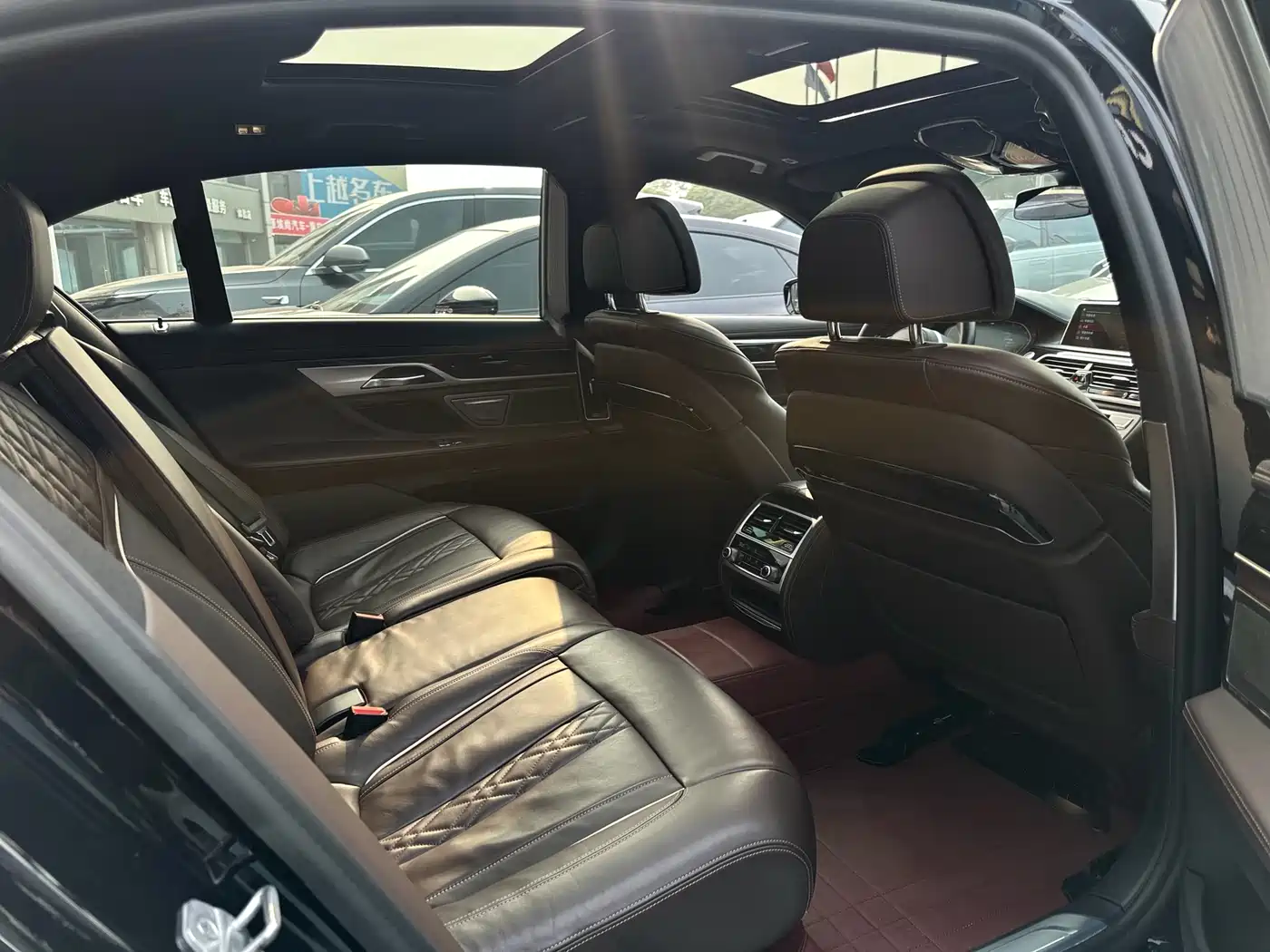 BMW 7 Series 2021 Model 730Li M Sport Package фото 17