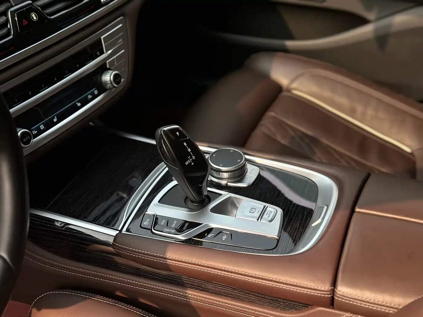 BMW 7 Series 2021 Model 730Li M Sport Package фото 10