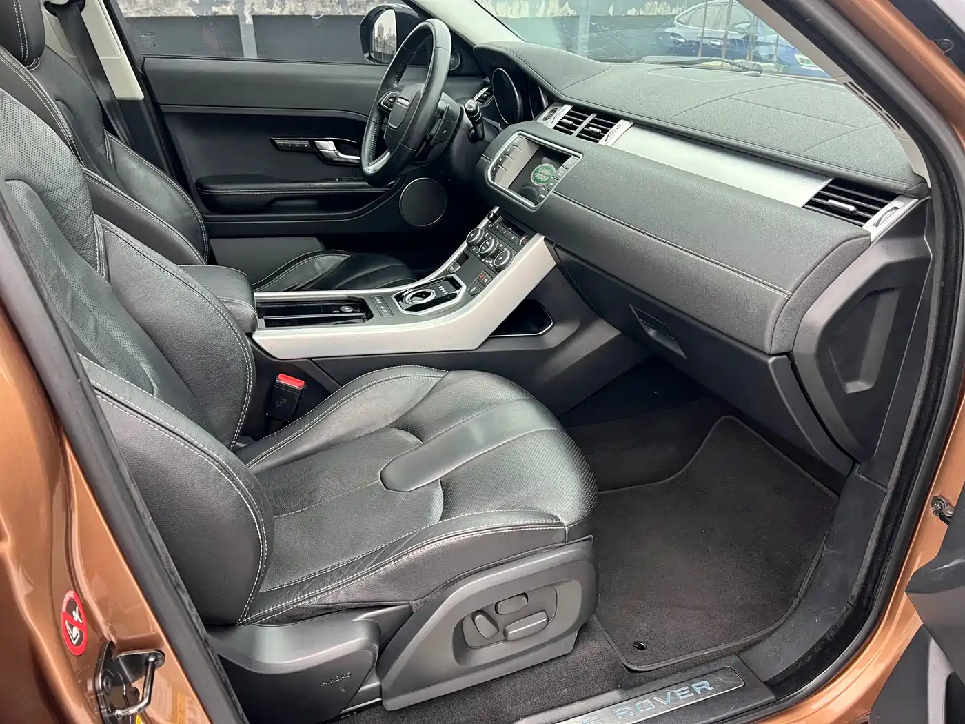 Land Rover Range Rover Evoque (Import) 2014 2.0T 5-door Limited Edition фото 11