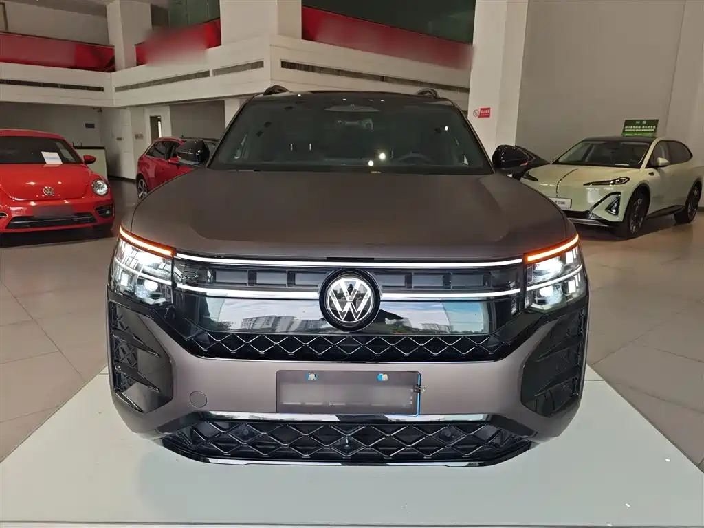 Volkswagen Teramont 2025 Teramont Pro 450TSI 4WD Summit Edition фото 3