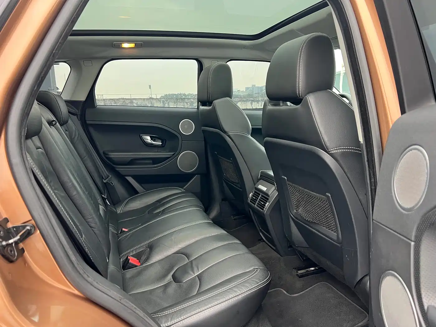 Land Rover Range Rover Evoque (Import) 2014 2.0T 5-door Limited Edition фото 13