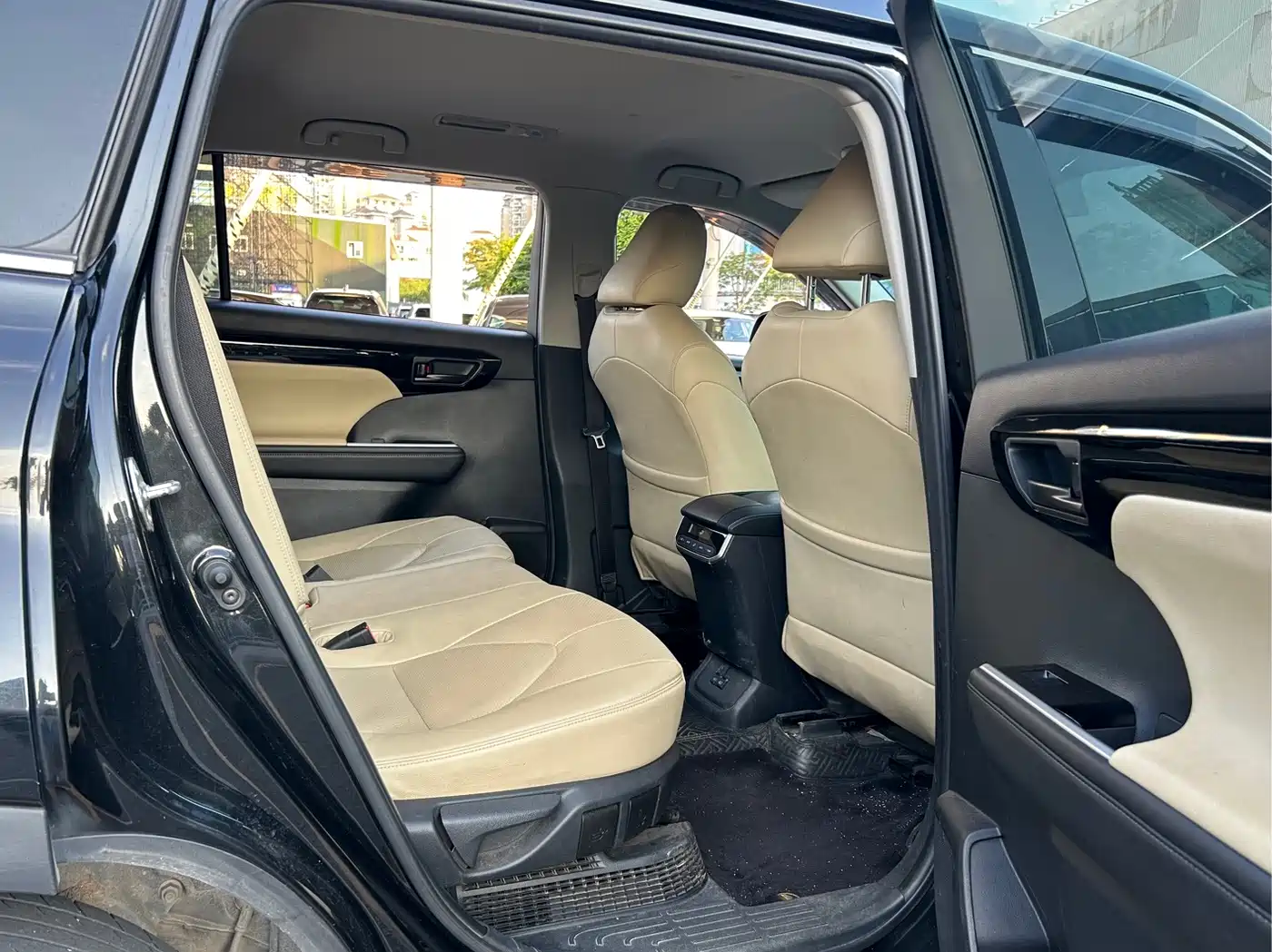 Фото 14 - Toyota Highlander