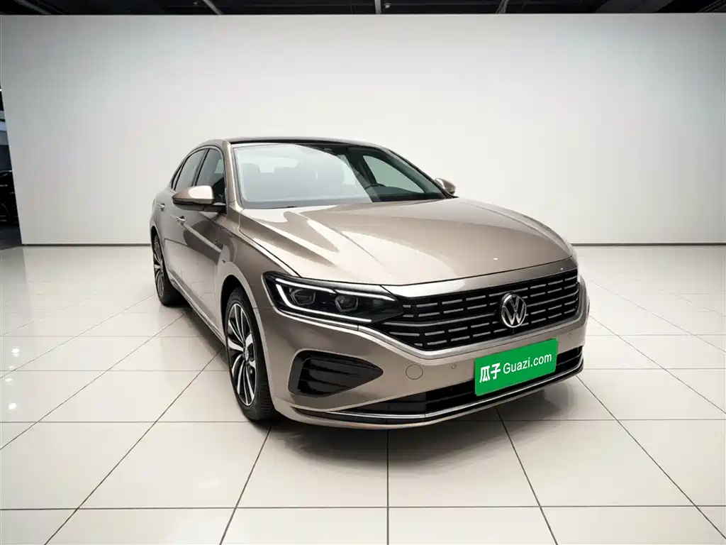 Volkswagen Passat 2022 330TSI Premium Edition фото 4