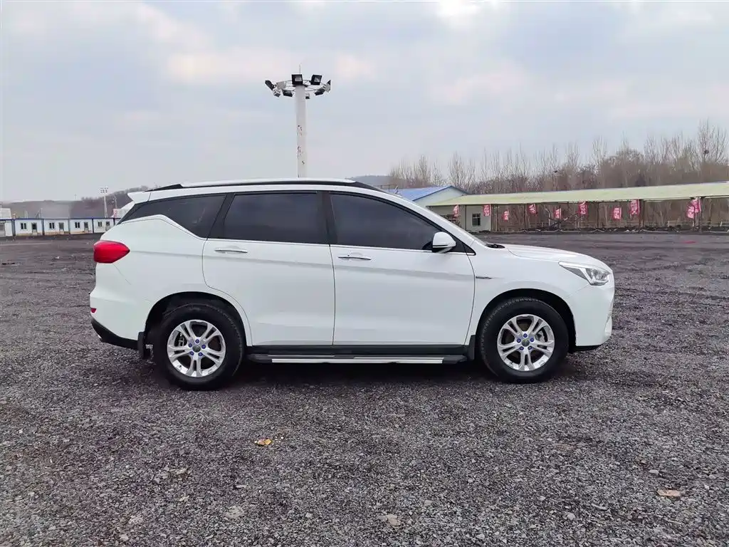 Haval M6 2017 1.5T Automatic 2WD Elite фото 6