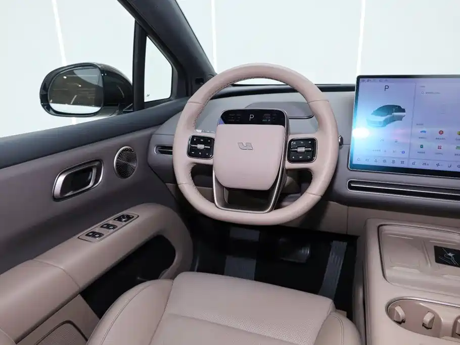 Li Auto i6 2026 2025 2WD Base Model