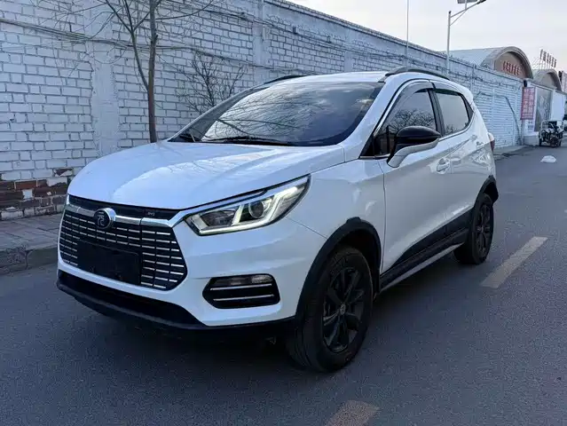 BYD Yuan New Energy 2018 EV360 Smart Connected Cool Type