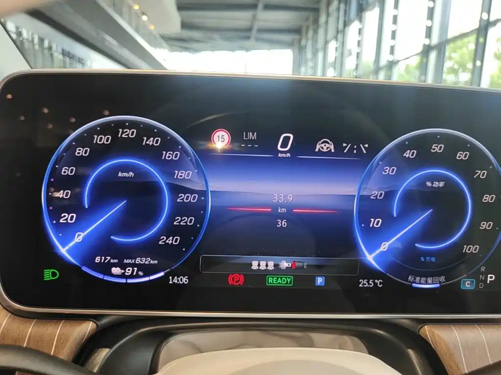 Mercedes-Benz EQE 2025 2025 Model 500 4MATIC Luxury Edition