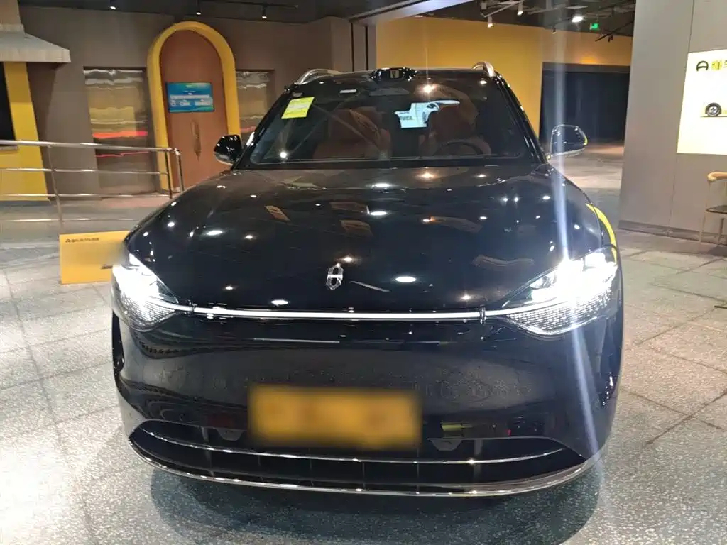 AITO Wenjie AITO M9 2025 Extended Range Ultra 52kWh 6-Seater фото 3