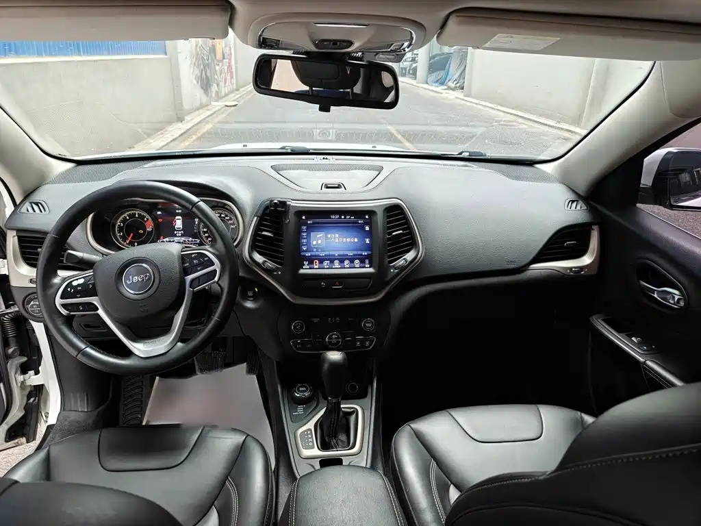 Jeep Cherokee 2018 2017 2.4L Professional Smart Edition
