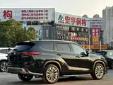 Фото 14 - Toyota Highlander