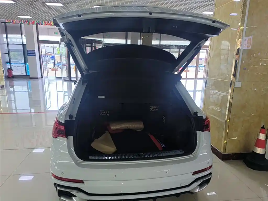 Audi Q3 2024 35 TFSI Fashion Sport фото 19