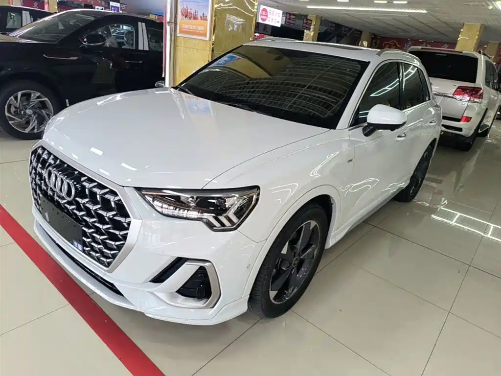 Audi Q3 2024 35 TFSI Fashion Sport фото 2