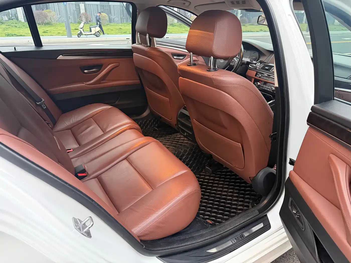 BMW 5 Series 2017 525Li Leading Edition фото 15