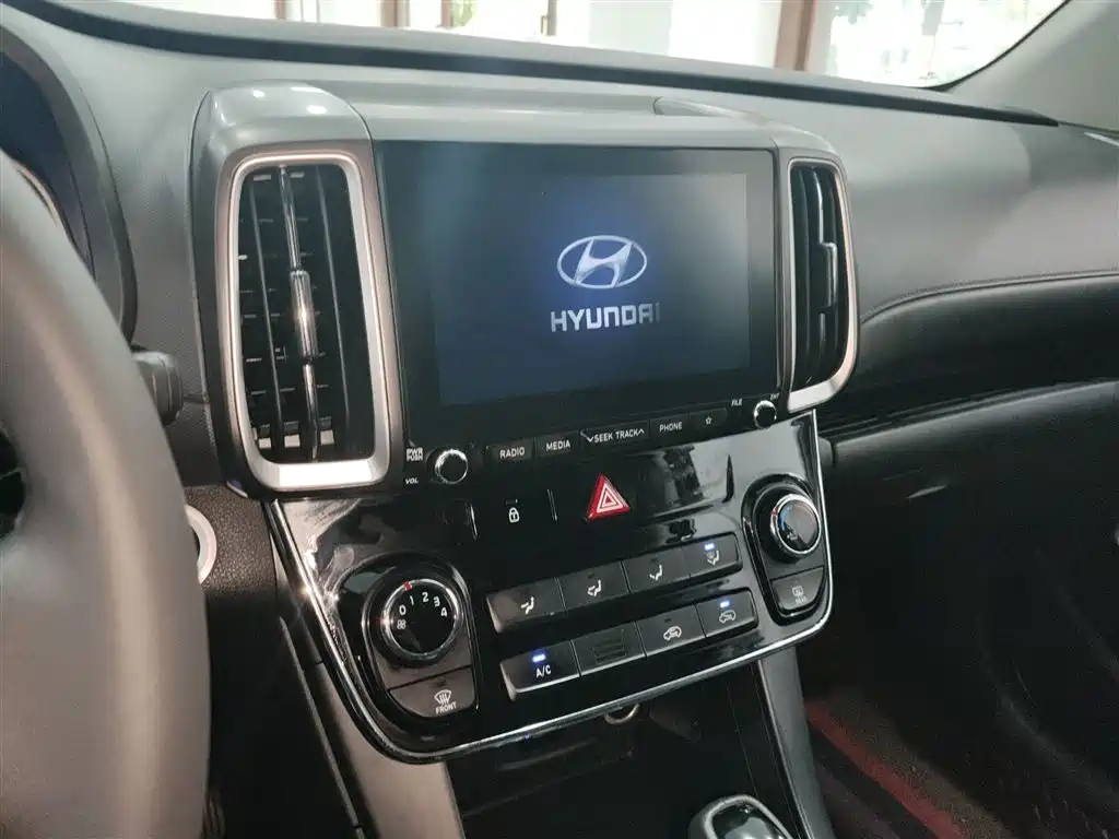 Hyundai Beijing Hyundai ix35 2019 2.0L Automatic 2WD Zhiyong·Smooth Enjoy China VI фото 9