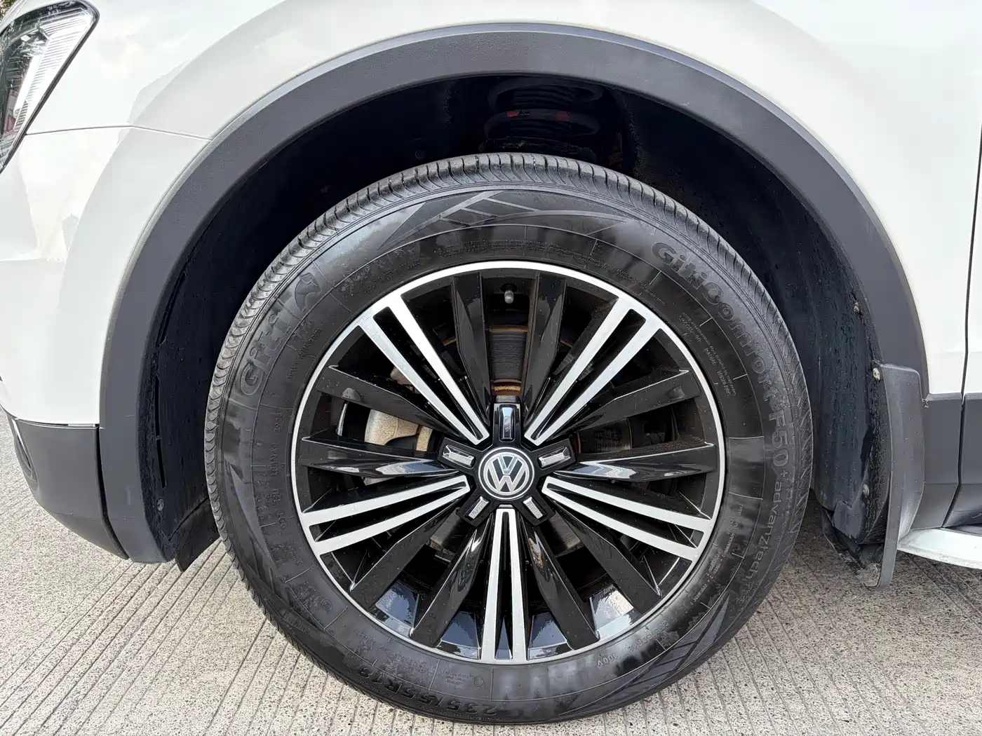 Volkswagen Tiguan L 2019 330TSI Automatic 2WD Panorama Comfort Edition China VI фото 3
