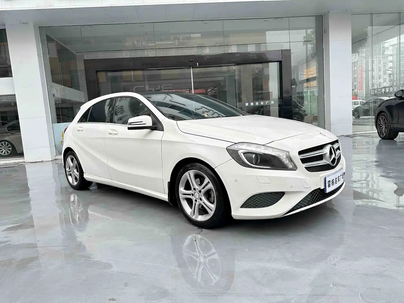 Mercedes-Benz A-Class (Import) 2013 A 200 Urban фото 2