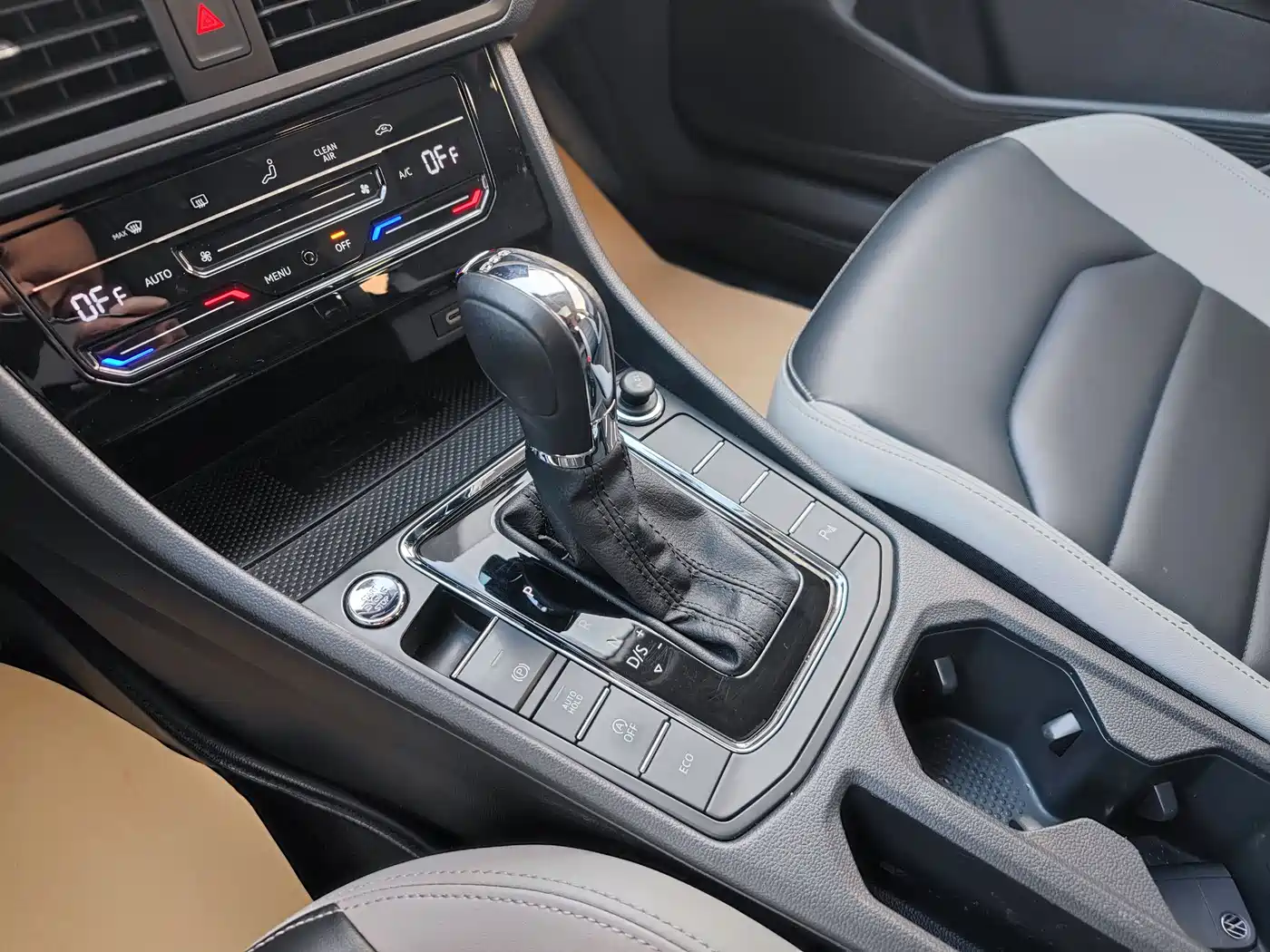 Volkswagen Bora 2024 300TSI DSG Premium Ride Edition фото 16